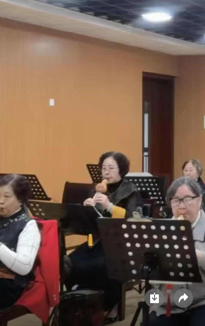 退休不褪色:老教授的“下半场”更精彩 退休不褪色:老教授的“下半场”更精彩